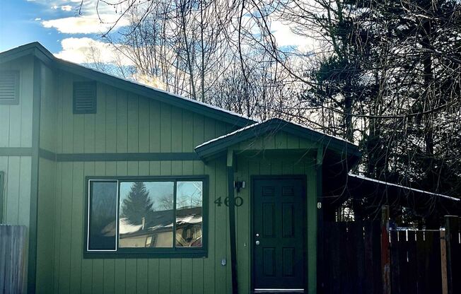 460 Capricorn Cir