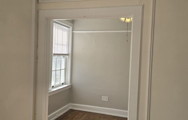 2 beds, 1 bath, 840 sqft, $1,200, Unit 4D