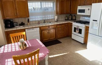 3 beds, 2 baths, $2,900