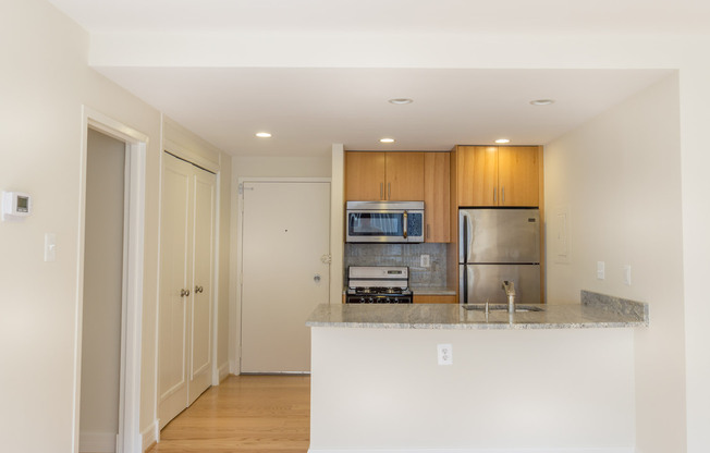 Studio, 1 bath, 460 sqft, $2,600, Unit 0605