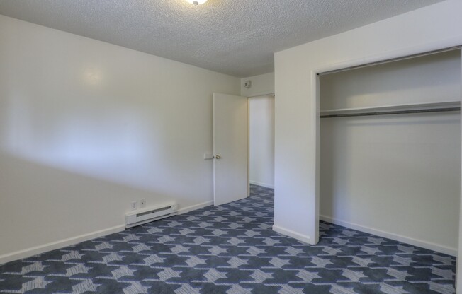 2 beds, 1 bath, 800 sqft, $1,050, Unit Unit 14