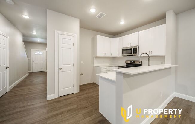 3 beds, 2.5 baths, 1,422 sqft, $1,450, Unit Unit 1016