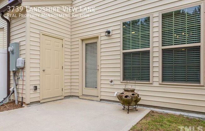 3739 LANDSHIRE VW LN