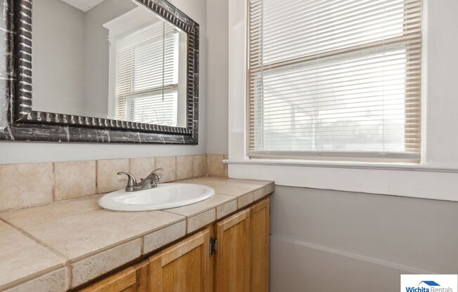 2 beds, 1 bath, 1,191 sqft, $1,395, Unit Unit 2