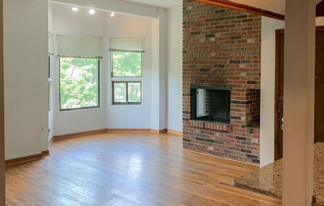 2 beds, 1 bath, 950 sqft, $3,500, Unit 877-D3