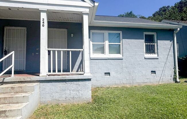 Charming 2-Bedroom Duplex - Move in by 10/30/24 and get $100 GC