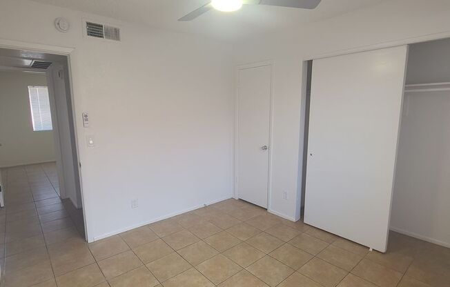 2 beds, 1 bath, 800 sqft, $1,095, Unit 240