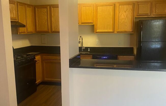 3 beds, 2 baths, 1,300 sqft, $2,200, Unit 3351 #203