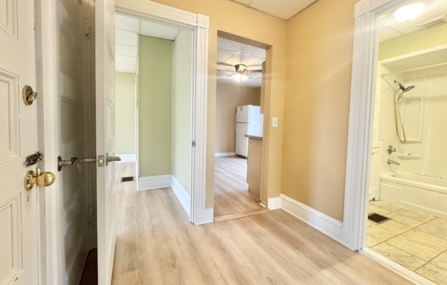 3 beds, 1 bath, 1,000 sqft, $3,000, Unit 2