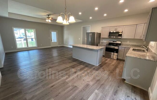 5 LOMBARD LN