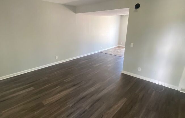 Renovated 3 bed, 2.5 bath Townhome in Aurora