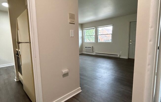 1 bed, 1 bath, 815 sqft, $845