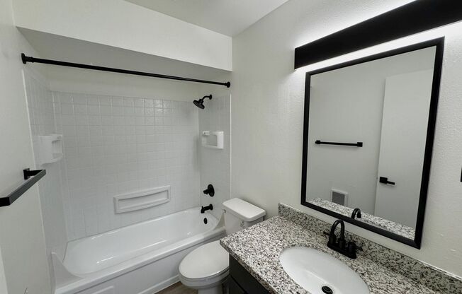 2 beds, 1 bath, 890 sqft, $1,455, Unit 24