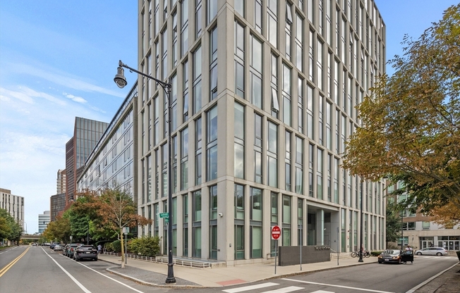 1 bed, 1 bath, 665 sqft, $3,250, Unit 321
