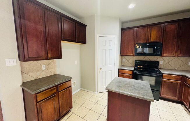 3 beds, 2 baths, $2,195