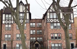 Estes Villas: West Rogers Park Apartments With In-Unit Laundry