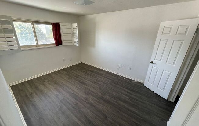 Riverside Condo close to University