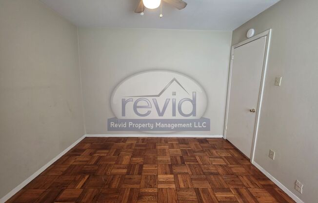 2 beds, 1 bath, $750, Unit 1280 #11