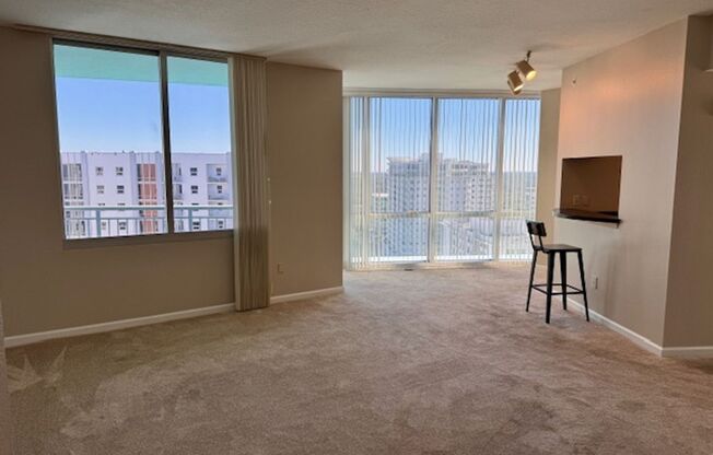 2 beds, 2 baths, $2,800, Unit # 1910