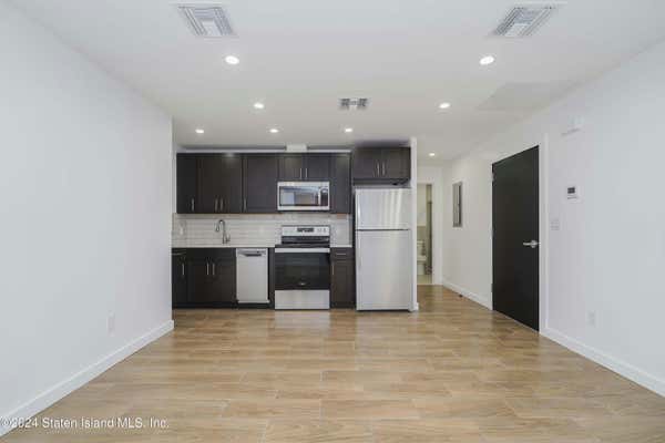 1 bed, 1 bath, 3,300 sqft, $1,800, Unit 1