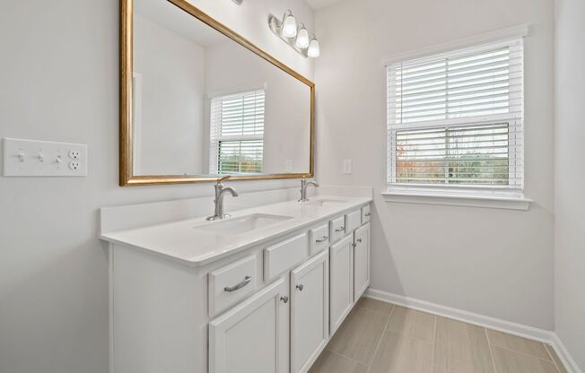 Like Brand New Luxury Townhome in Matthews!