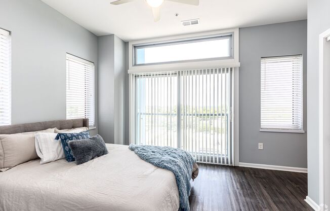 1 bed, 1 bath, 702 sqft, $1,360