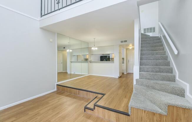 1 bed, 1 bath, 970 sqft, $1,421
