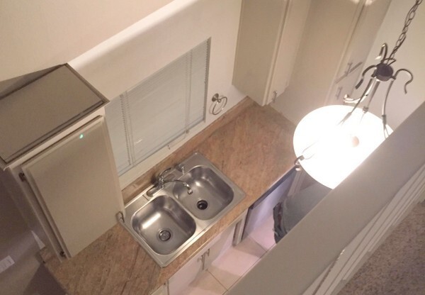1 bed, 2 baths, $2,475, Unit 303