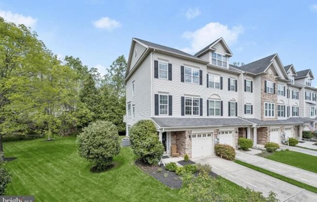 Gorgeous End of Group Owings Mils 3bd/2.5ba w/ A/C, W/D, and Modern Amenities! Available now!
