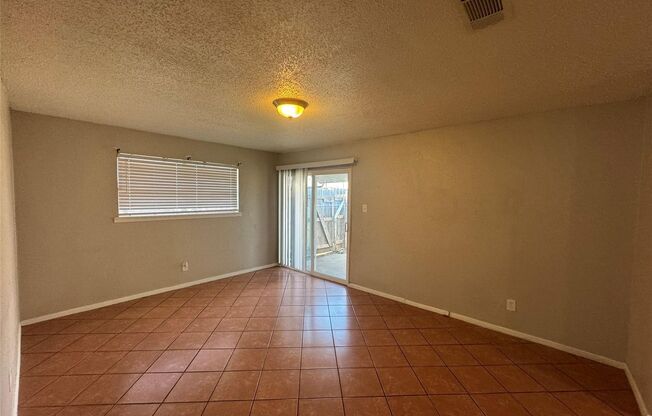 708-714 E  Pecan St