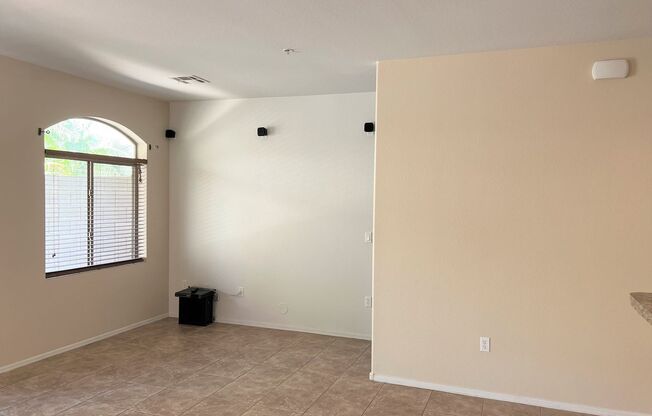 3 beds, 2.5 baths, $1,985, Unit UNIT 1045