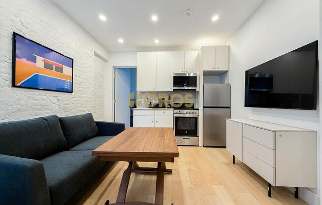 322 E 11 ST