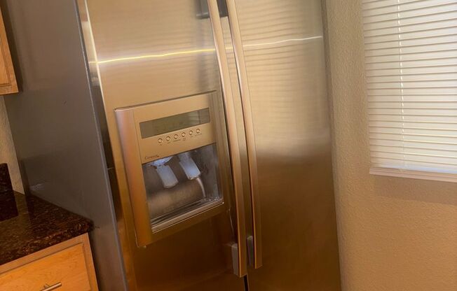 2 beds, 2 baths, $2,195, Unit 213