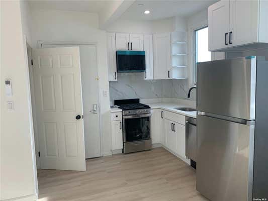 1 bed, 1 bath, $2,500, Unit B