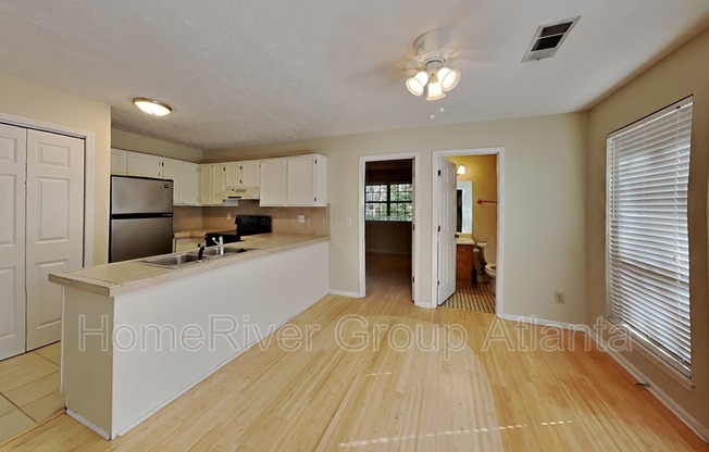2400 NEWPORT LNDG