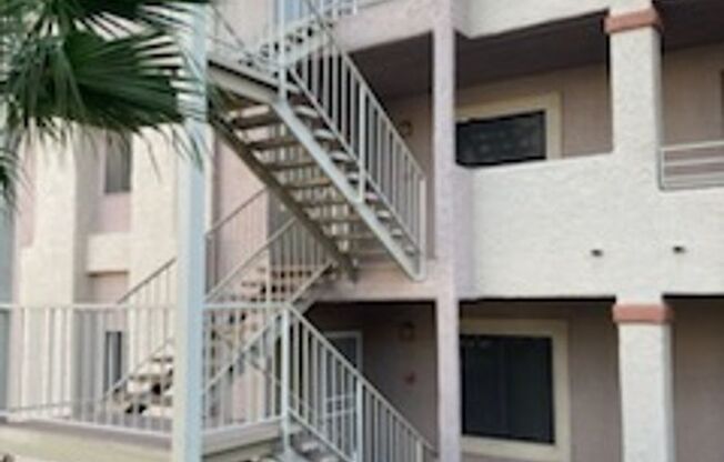 Gorgeous 3Bdrm 2 bath apartment