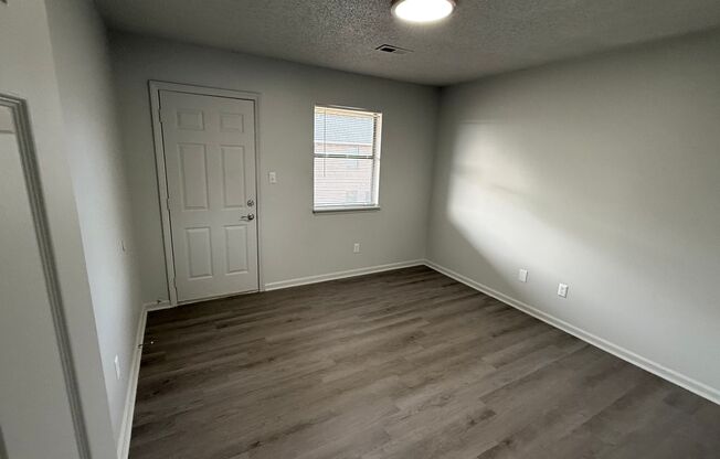 2 beds, 1 bath, 855 sqft, $1,049, Unit 3368-16