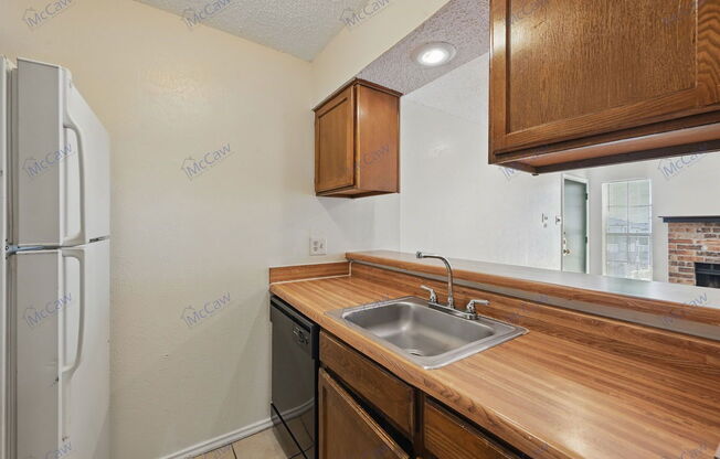 1 bed, 1 bath, 550 sqft, $1,000, Unit 323