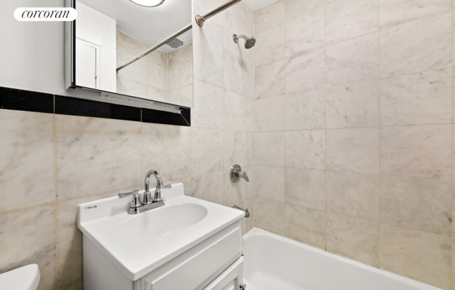 2 beds, 1 bath, $4,295, Unit 2D