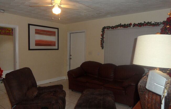 3 beds, 2 baths, $3,000