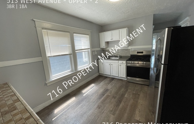 513 W AVE