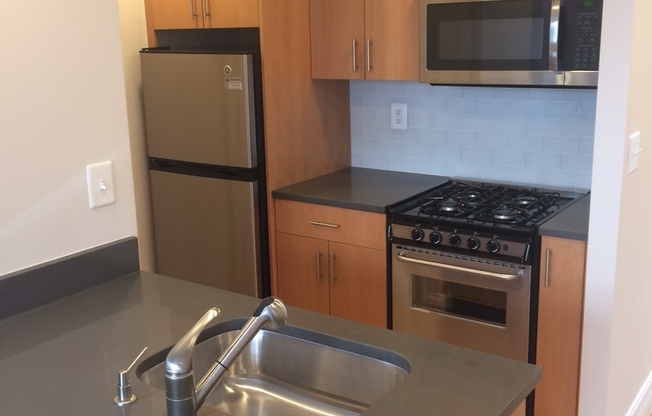 Studio, 1 bath, 469 sqft, $2,145, Unit 0607