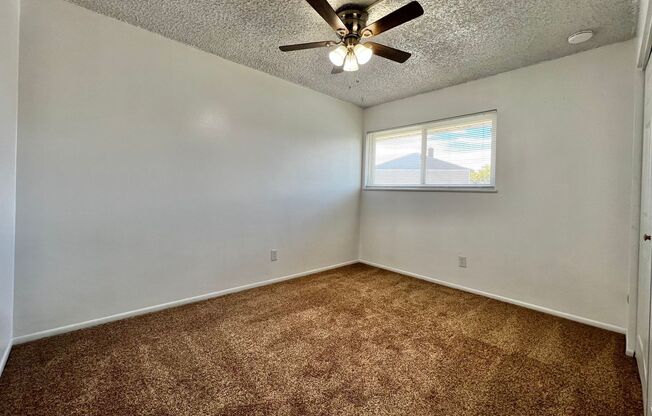 2 beds, 1 bath, 715 sqft, $995, Unit A8