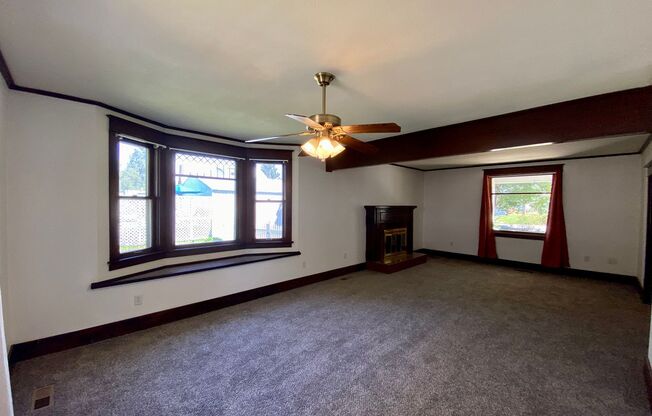$2,200 - 4 Bed / 3 Bath Beautiful Home in Spokane Valley