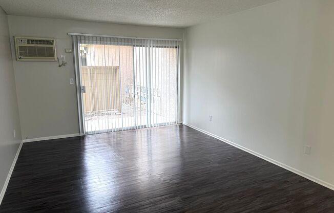 1 bed, 1 bath, 713 sqft, $2,125, Unit A027