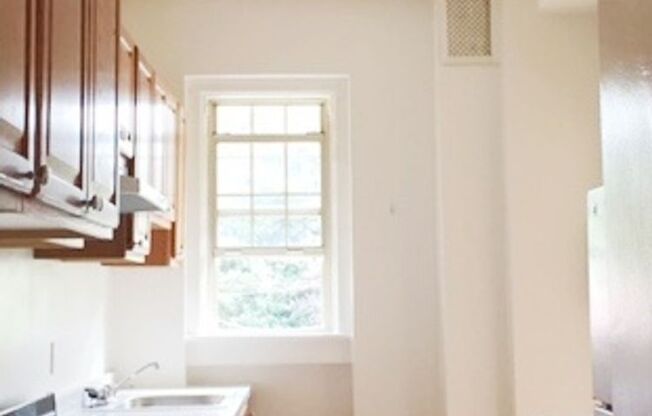 2 beds, 2 baths, 775 sqft, $1,975, Unit 206