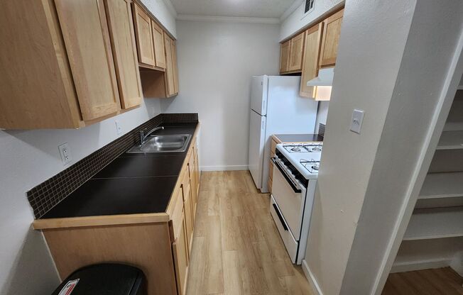 2 beds, 1 bath, 900 sqft, $1,299, Unit ELP2202-150