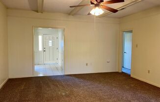 3 beds, 2 baths, $1,650