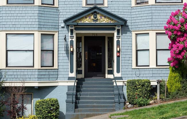 715 2nd Ave N