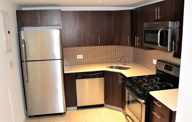 1 bed, 1 bath, 673 sqft, $3,325